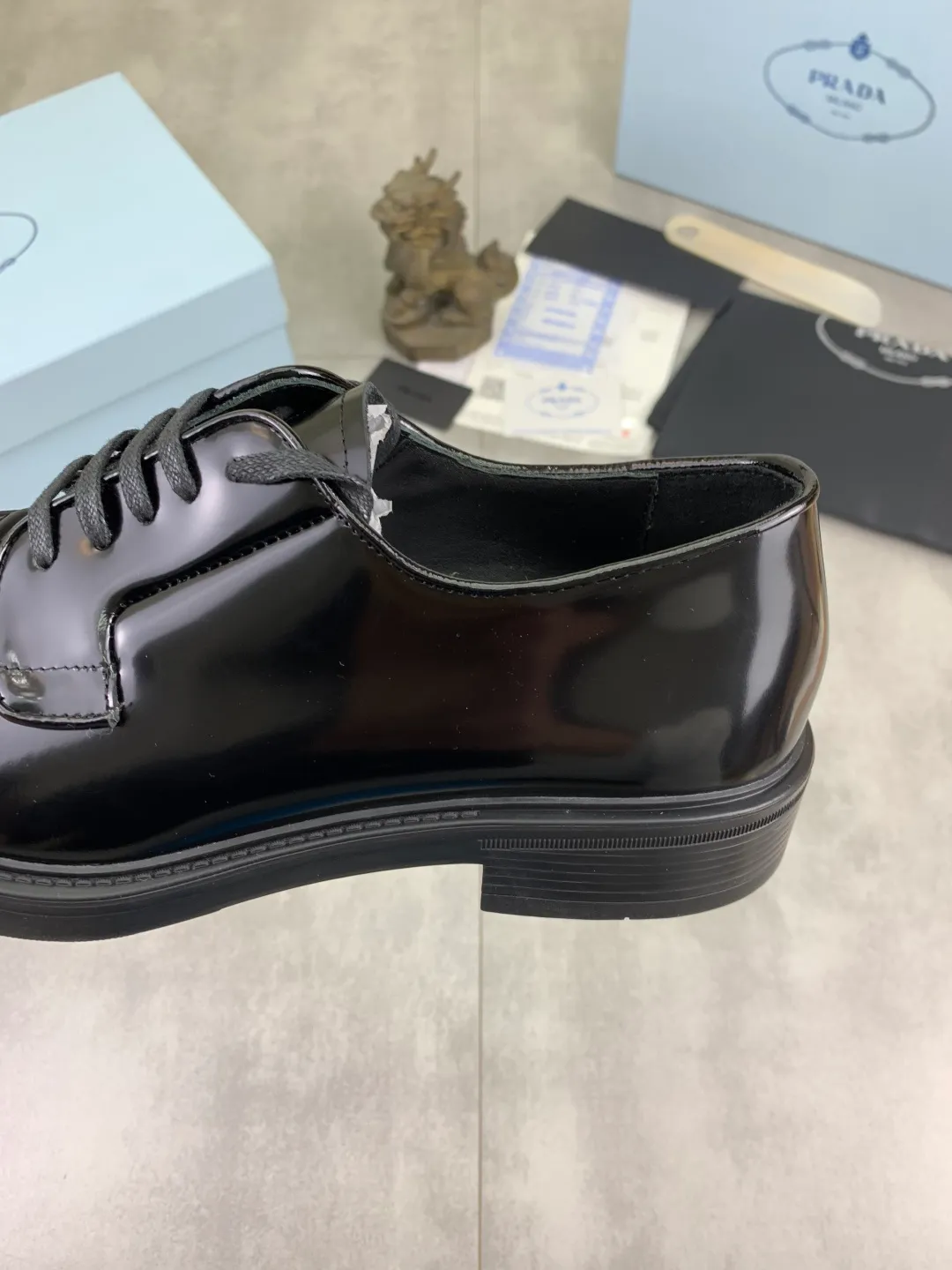 Men's Men's Shoes💰P640💰[New Style] High Quality Water-dyed Niuli 🆘[PRADA] Prada's latest casual business leather shoes for men! Listed simultaneously! The fabric is made of specially imported original calfskin, and the interior is made of imported water-dyed cowhide. It is absolutely luxurious and leads the fashion trend. High-end combination rubber outsole, size: 38-44 (45 and 46 can be customized) 3️⃣ colors available